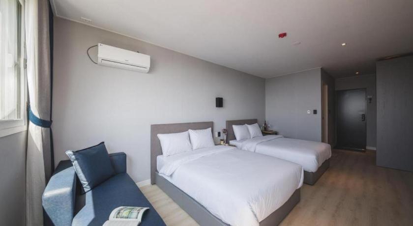 Sallys Jeju Hotel Exterior photo